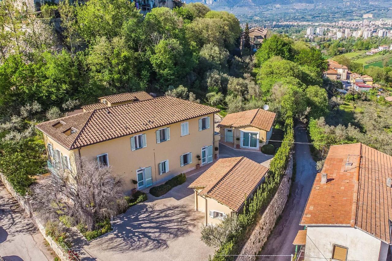 Residence Viviverde Terni Bagian luar foto