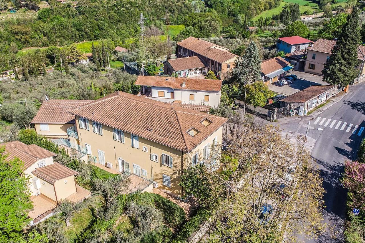 Residence Viviverde Terni Bagian luar foto