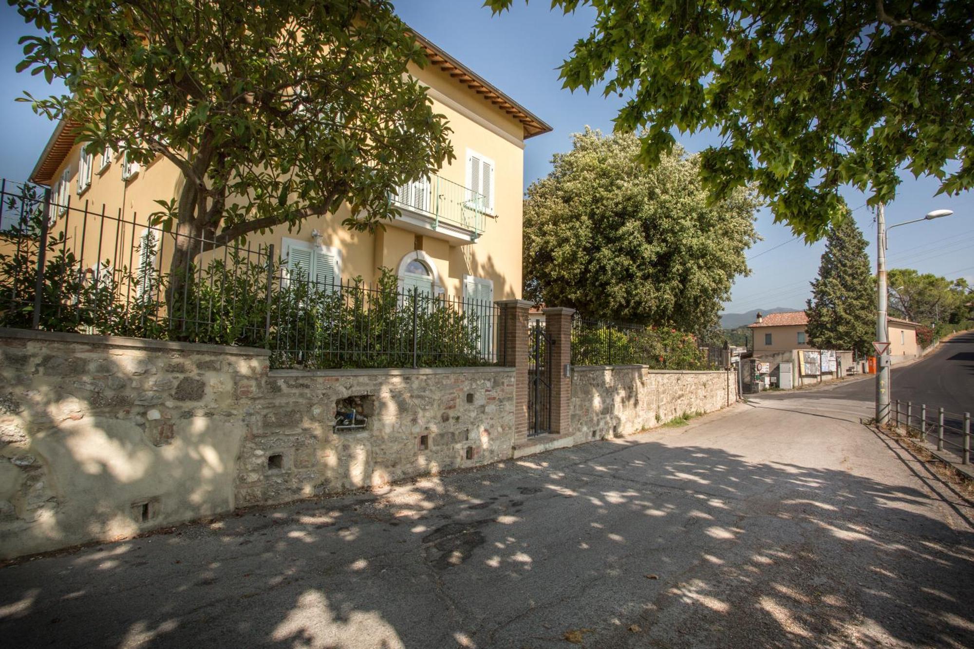 Residence Viviverde Terni Bagian luar foto